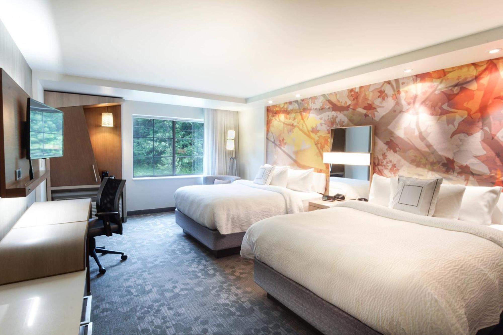 Courtyard By Marriott Lenox Berkshires Hotell Exteriör bild